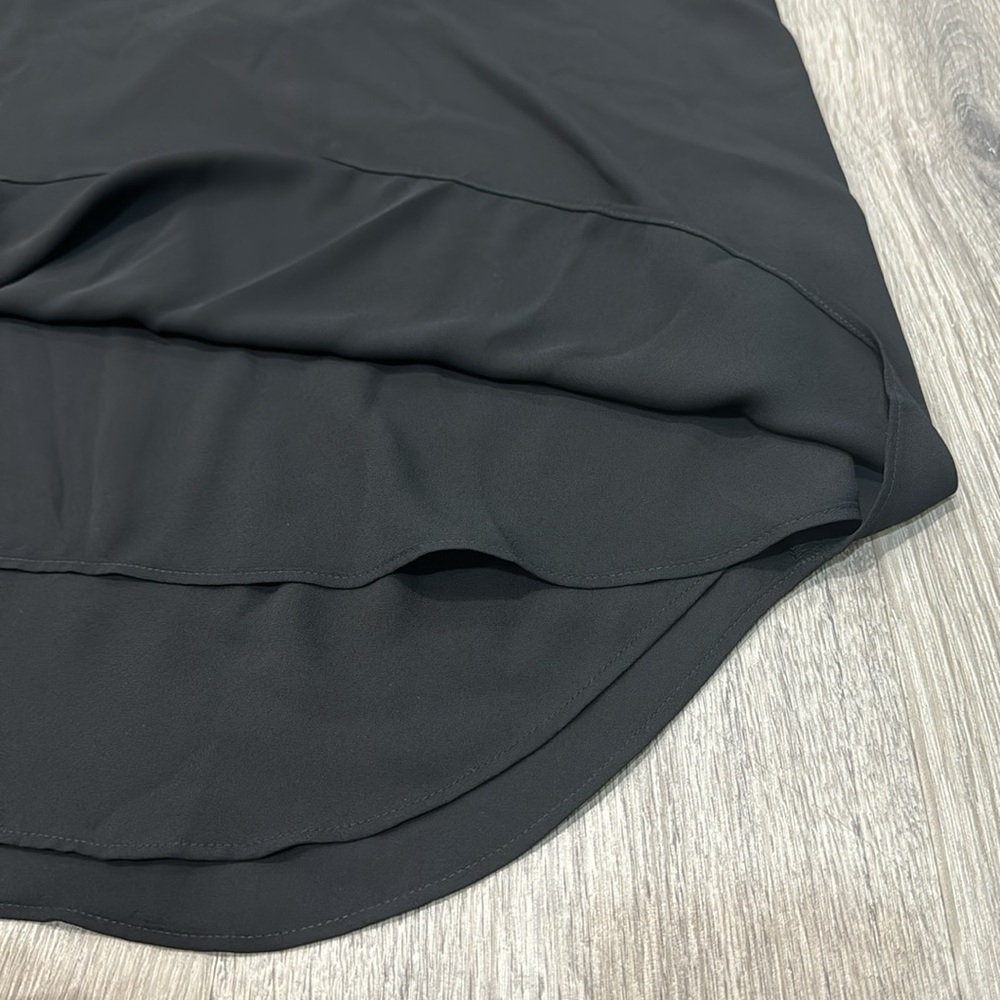 Women’s Criss Cross Sleeveless Black Blouse Tank Express Size Medium NWT - Picture 8 of 12